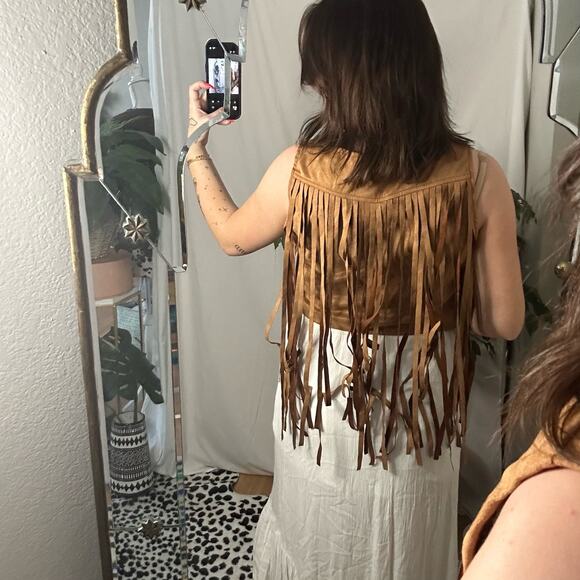 Western Suede Sleeveless Fringe Vest Brown Size - Picture 2 of 5